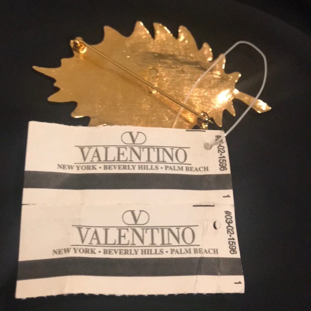 VALENTINO Gold Diamanté Pin - Picture 6 of 6